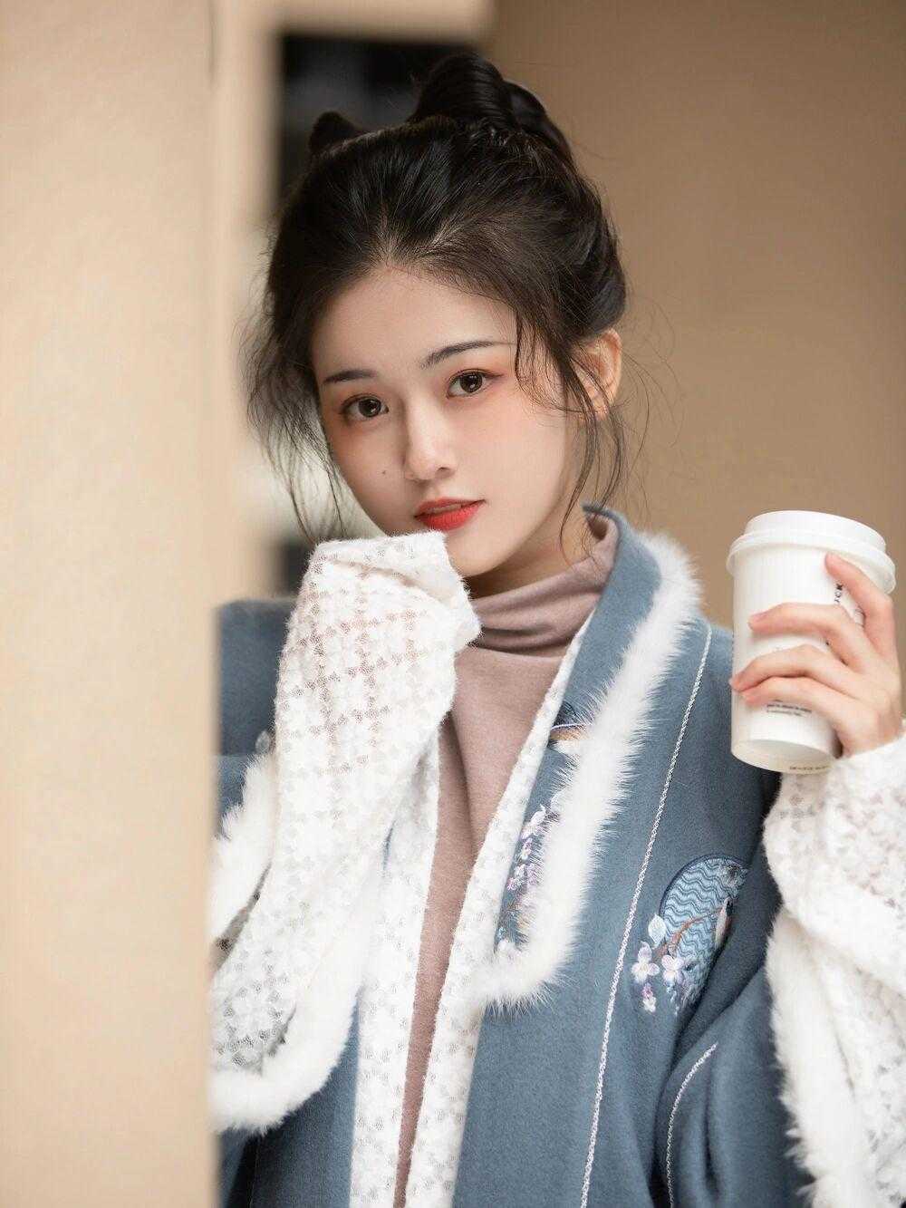 交领|冬季汉元素搭配,日常休闲气质温婉,出街就是最靓的女