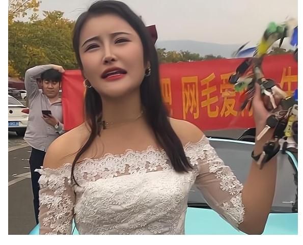 关于肖战的热议越演越烈，荣誉拿到手软