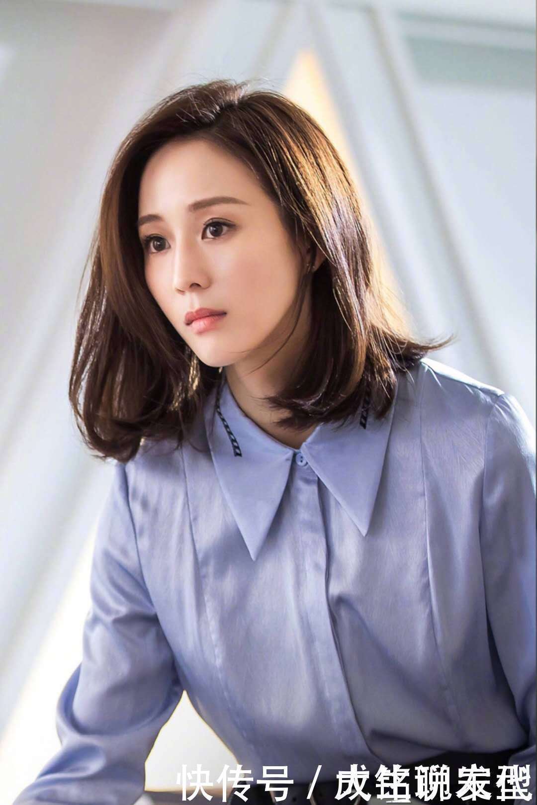 刘海|四五十岁女人烫什么发型洋气减龄?端庄大气的搭肩烫,时髦有气质