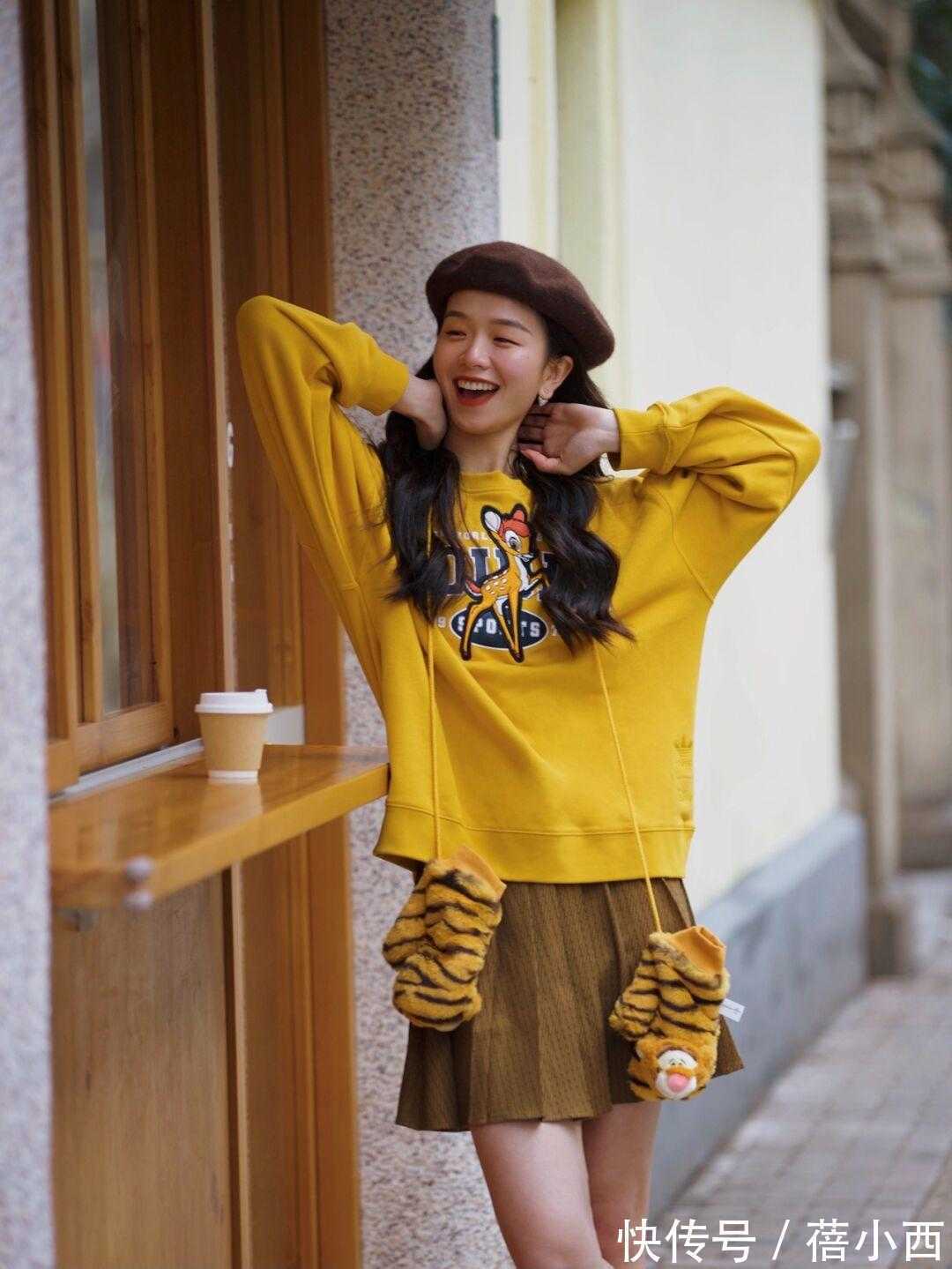 乐福鞋 今年春季火了这3条半身裙,配毛衣和西装都很合适,好看还实用