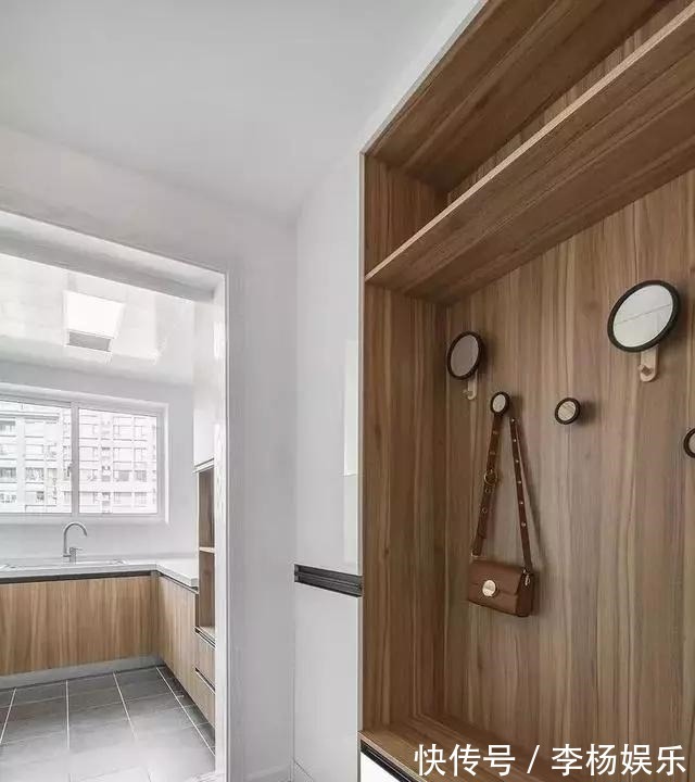 木色|120㎡3房2厅户型装修图，白色、木色与灰色的搭配，真时尚！