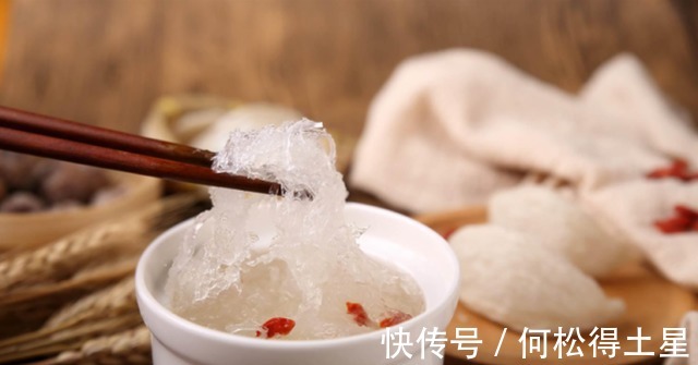 玉米地|风水宝地云南玉米地中突然出现40多窝鸡枞菌，到底是何原因！