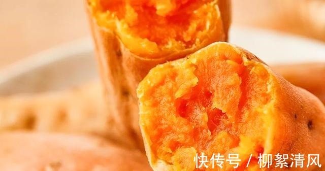 诀窍|红薯别直接烤了，教你一个诀窍，好吃的不得了，吃一回念念不忘！