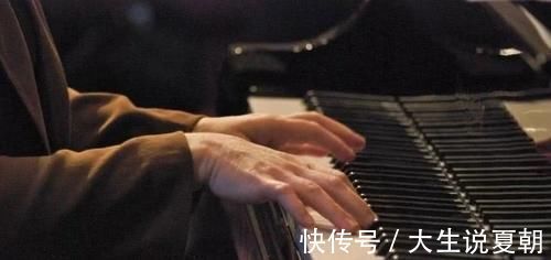 标准|如何让双手达到“手模”标准掌握3种方法,让你的手指又细又长