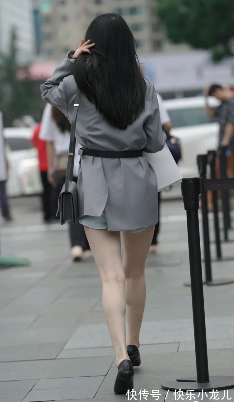 西装 美女用西装搭配出来的时尚气质,别有一番美感