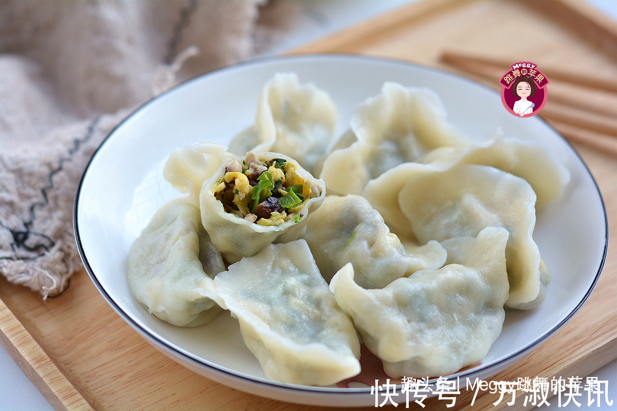 中筋面粉|打工人爱吃的素馅饺子,3种家常食材很划算,清香美味比肉受欢迎