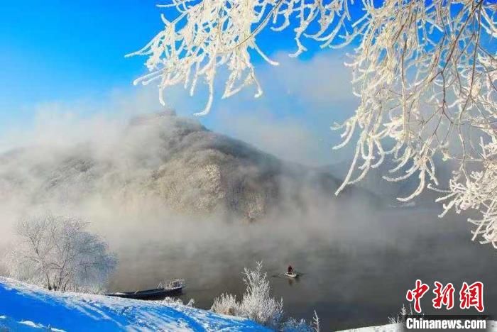  雾凇|中国东北原始雾凇村的冰雪“热线”