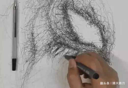 细节狂魔&为什么说美术生都是细节狂魔,画舌头太基础,画口水才是真的强!