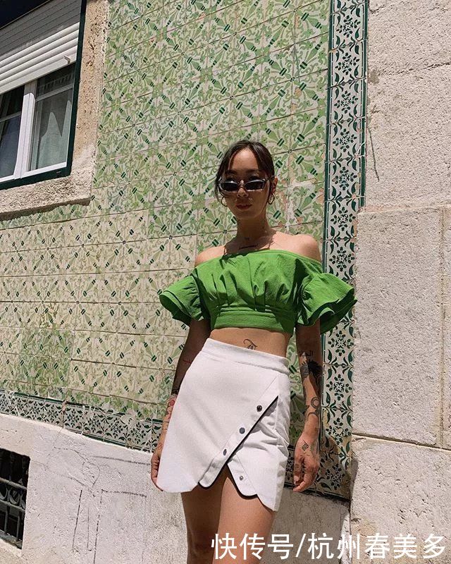 衣品好的女人,从不用力过猛