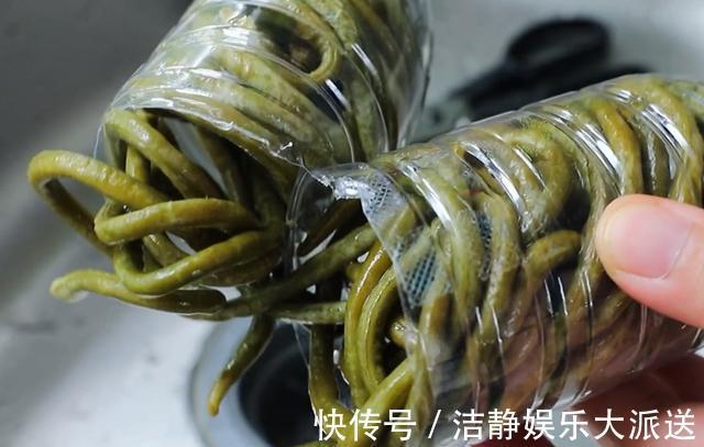 豇豆|矿泉水瓶子腌酸豆角，这是我用过最好用的方法，酸的正宗还不坏