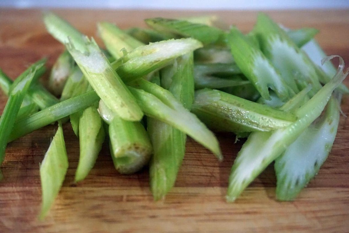 泡椒凤爪,追剧必备零食之一,自己做得更美味可口!