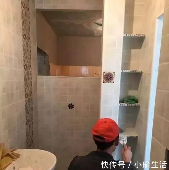 花洒|卫生间包管时如果用点心,能多出一排收纳格,比置物架可高级多了