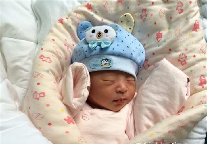 子宫|为啥宝宝总喜欢被抱着走,放下就哭?这些“原因”家长要明白