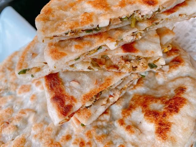 筋道|柔软且有筋道的雪菜饼，不用擀面就能做，附上软面薄皮馅饼的要点