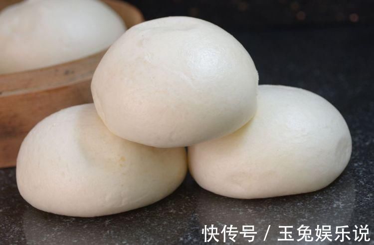 酵母|蒸馒头别再傻傻放酵母，只需加一瓶“饮料”不仅馒头更白，还更香