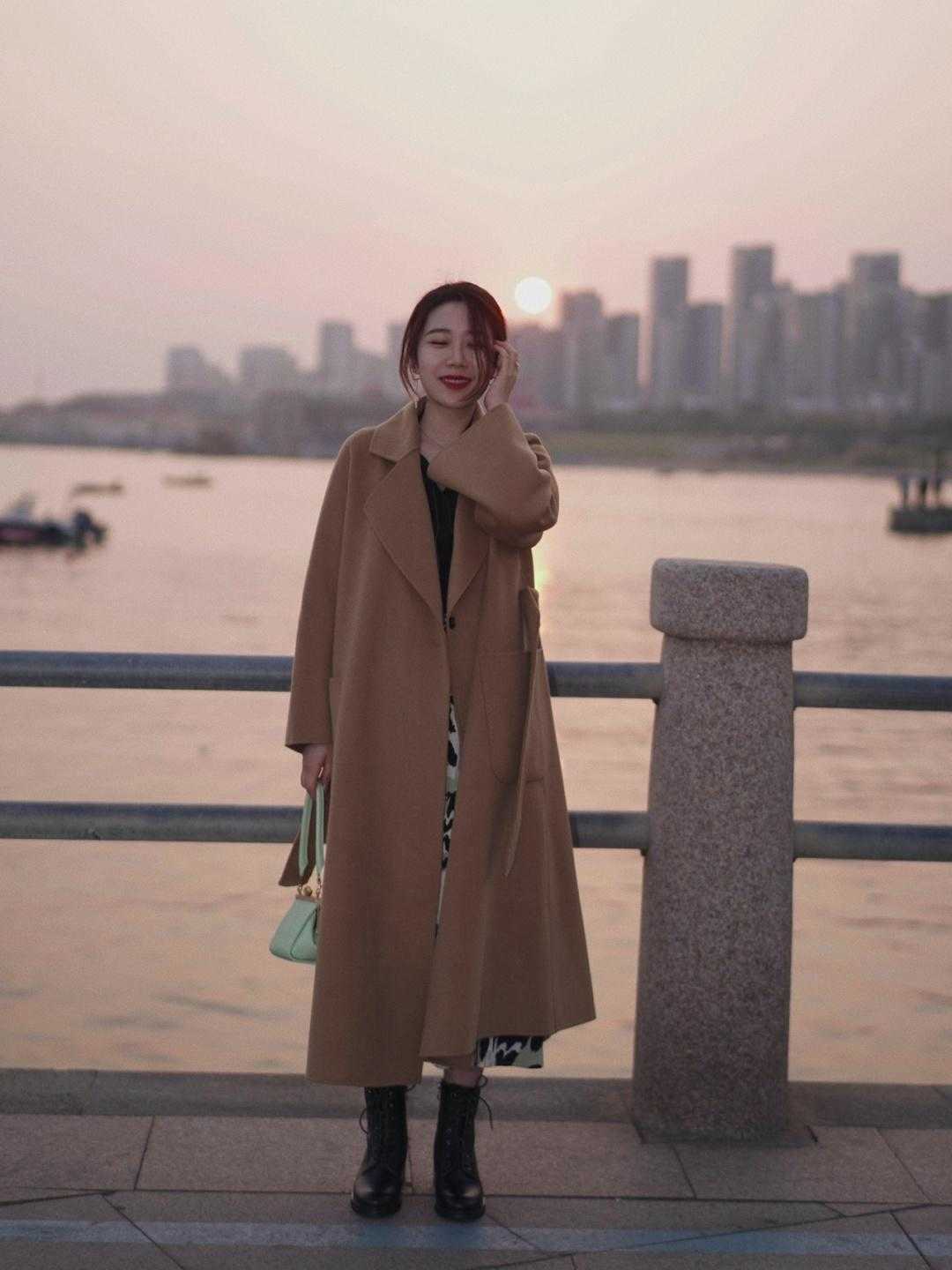 搭配 想要把基础驼色穿出高级感,一定要用它这几种配色,效果超级赞