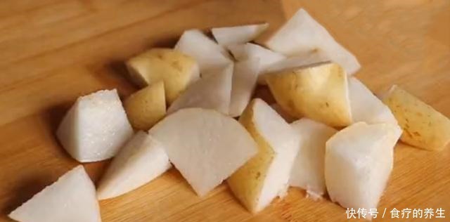 喉咙干痒不舒服,试试每周喝一碗它,润肺止咳化痰,睡得好吃得香