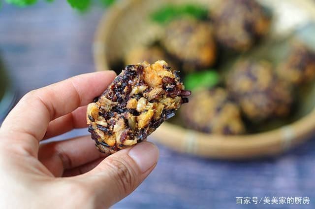 好吃|三伏天多吃它高纤维、低热量,不用发酵不用揉,比肉包子还好吃