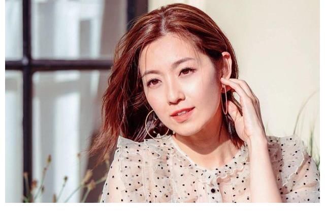 王祖蓝|新综艺一姐！TVB花旦陈自瑶再度夺冠，王祖蓝戏言要封杀她