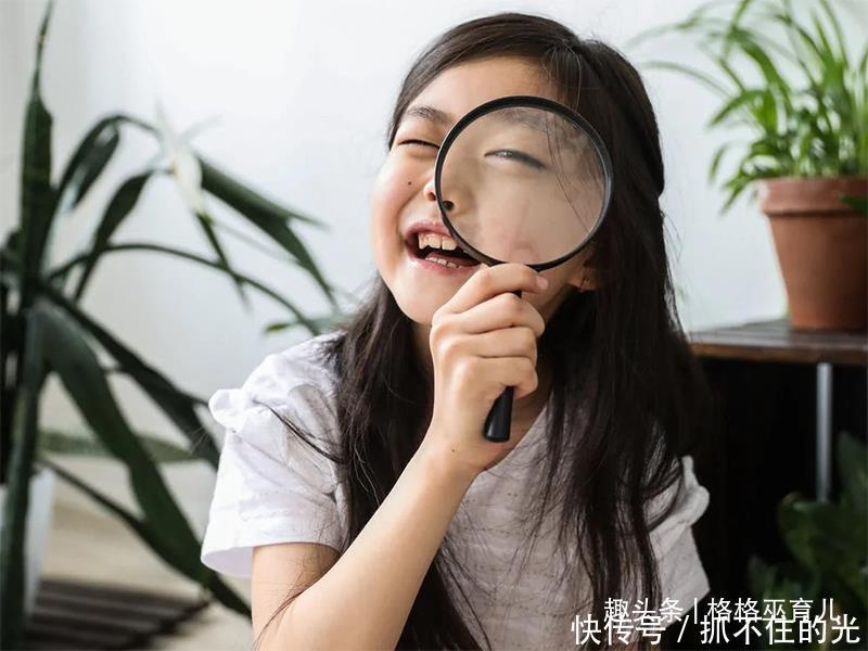 换牙期间|孩子换牙齿了,看到快长出的牙齿是歪的,该怎么办