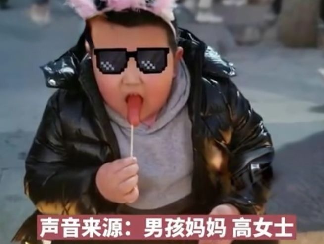 宝宝|6岁男孩在姥姥家洗澡后深夜披被回家,妈妈:黑历史,等他长大看