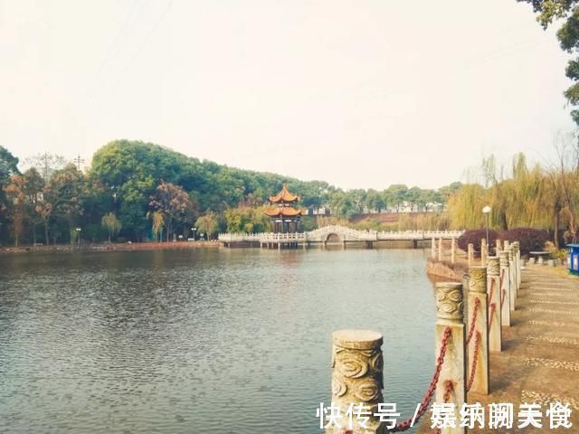 诗人!唐代诗人写了一首诗,皇帝读了,爱得不得了,马上升官