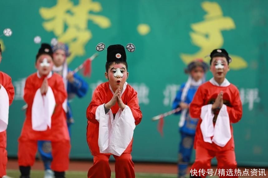 京剧、花鼓戏、皮影戏……这个学校的运动会开幕式看点多