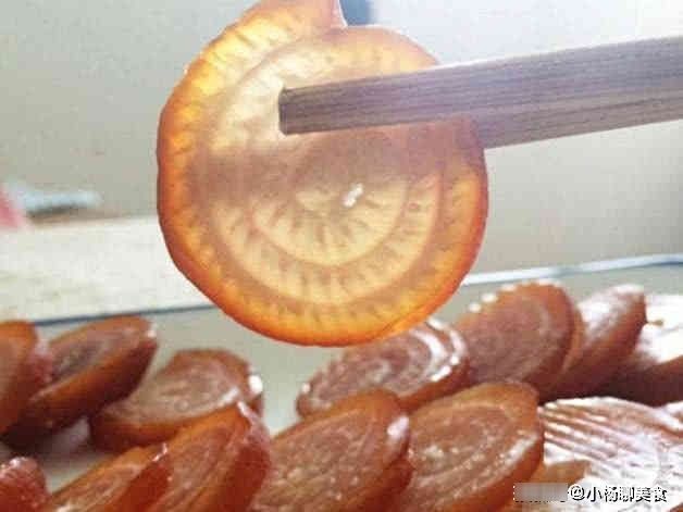 猪皮别只会做皮冻，学会这种做法，比猪蹄更补胶原蛋白