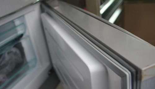 发霉|冰箱封条发霉了别再用酒精擦了, 用它一擦就干净, 越早知道越好