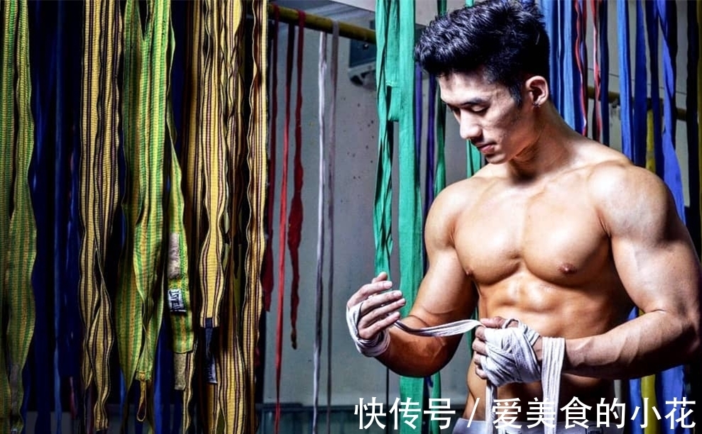 健身房|性感男神:肌肉型男强势来袭,精心雕琢的人鱼线尤其迷人!