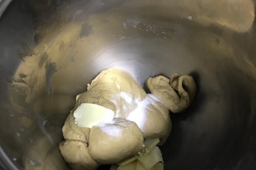 孩子早餐不用愁，用它做面包，营养丰富又养身，老人孩子都爱吃