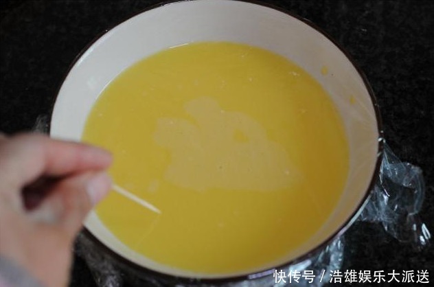 正确|鸡蛋羹,用冷水蒸还是热水蒸都错了,教你正确做法,嫩滑无蜂窝
