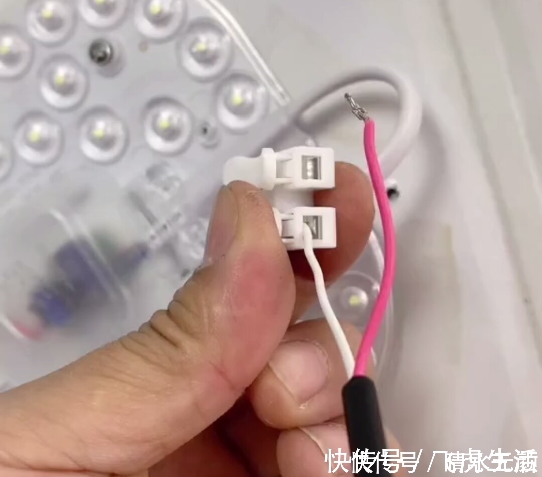 灯芯|家里吸顶灯坏掉换灯你就亏了,教你这样改比原来还要亮,只几块钱