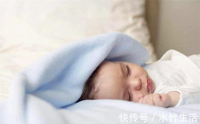 父母|宝宝睡觉为啥会“偷笑”?新手父母知道越透彻,照顾孩子越有把握