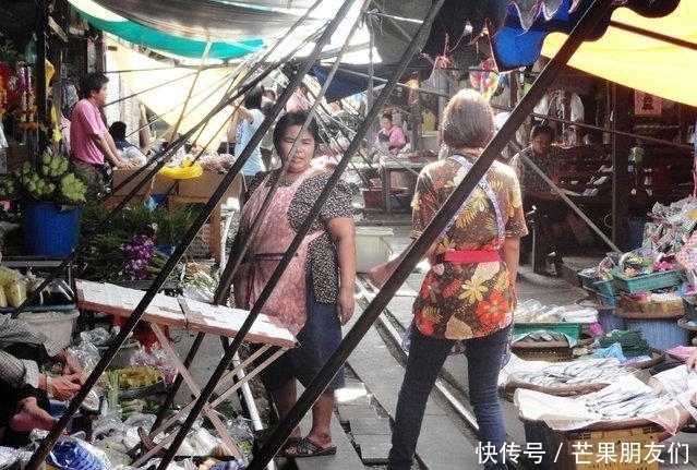 奇葩|不可思议的奇葩市场,他们真是用生命在做生意