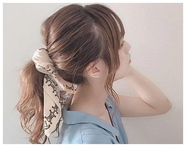 日本女生分享的适合初夏的发型，这么扎头发，好看又精致，养眼了