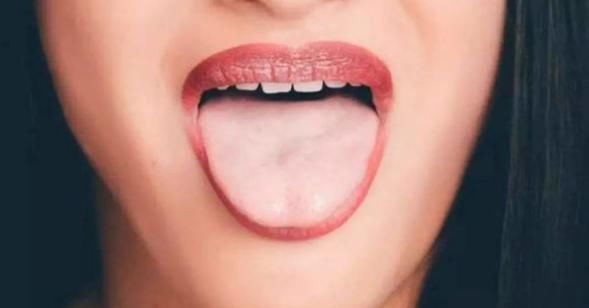 唇部|肝脏不好嘴知道?嘴上3个“预兆”,或许是肝硬化正在逼近!