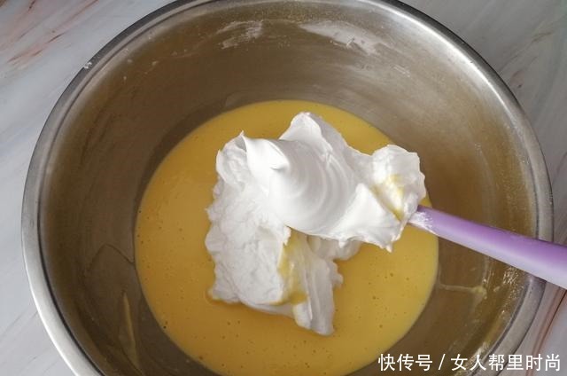 戚风蛋糕零失败配方,不开裂不回缩不塌陷,烘焙新手记得收藏!