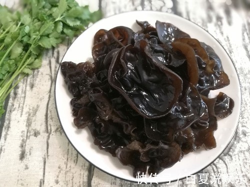 缓解|大姨妈期间3种食物多吃点,可缓解痛经,排出子宫污血
