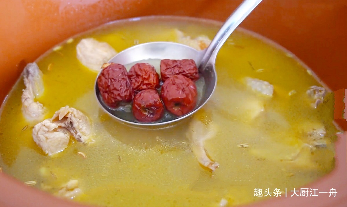 胡萝卜|秋天喝鸡汤,不用医生帮,教你特色炖鸡汤的做法,解秋乏防秋燥!