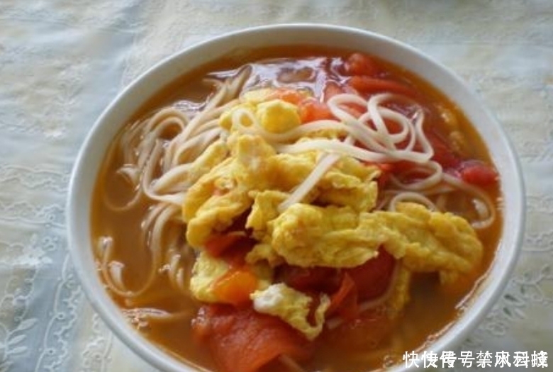 煮面条时,水开下锅就错了面馆老板教您几招,面条爽滑又筋道