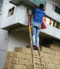 |搞笑GIF：女朋友总是这样出现 我的小心脏都快受不了了