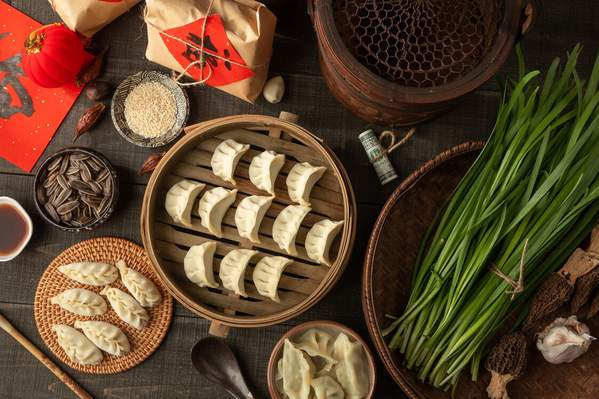 调韭菜馅,关键1步要牢记,韭菜翠绿不出水,包出的饺子鲜美好吃