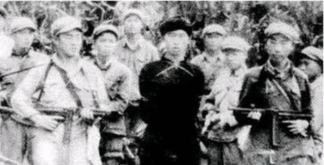 湘西|他是湘西土匪老大,家族24代为匪,靠着祖传秘籍横行霸道50年不倒