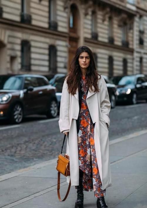 ?西装+裙子,风衣+裙子,今春这么穿也太好看了