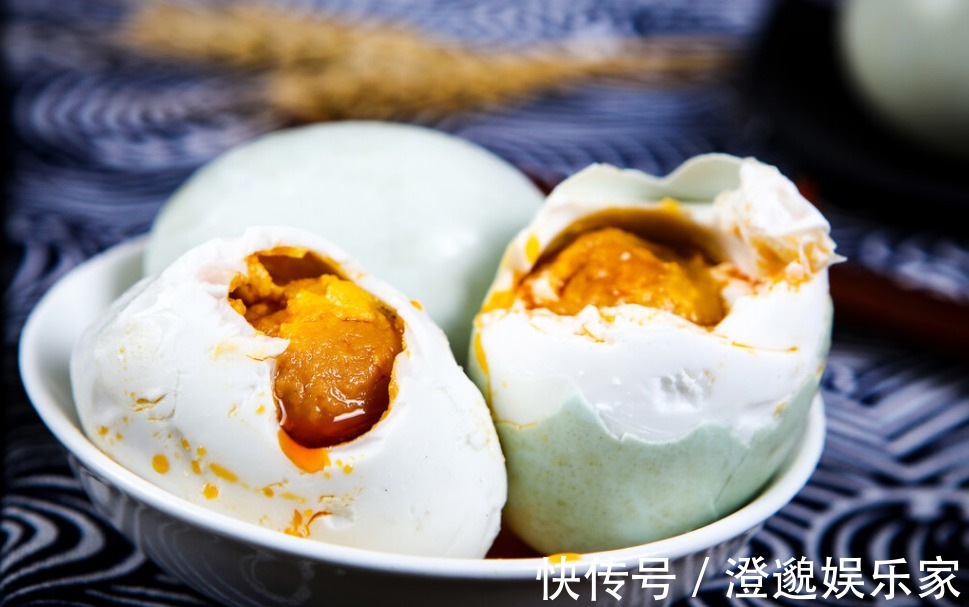 溏心蛋|鸡蛋，鸭蛋，鹅蛋，鹌鹑蛋和鸽子蛋，哪一个营养高知道后别吃错