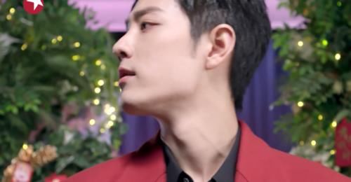 肖战连登三台春晚特别节目！东方台被怼脸到害羞，北京台获合作乐队认可