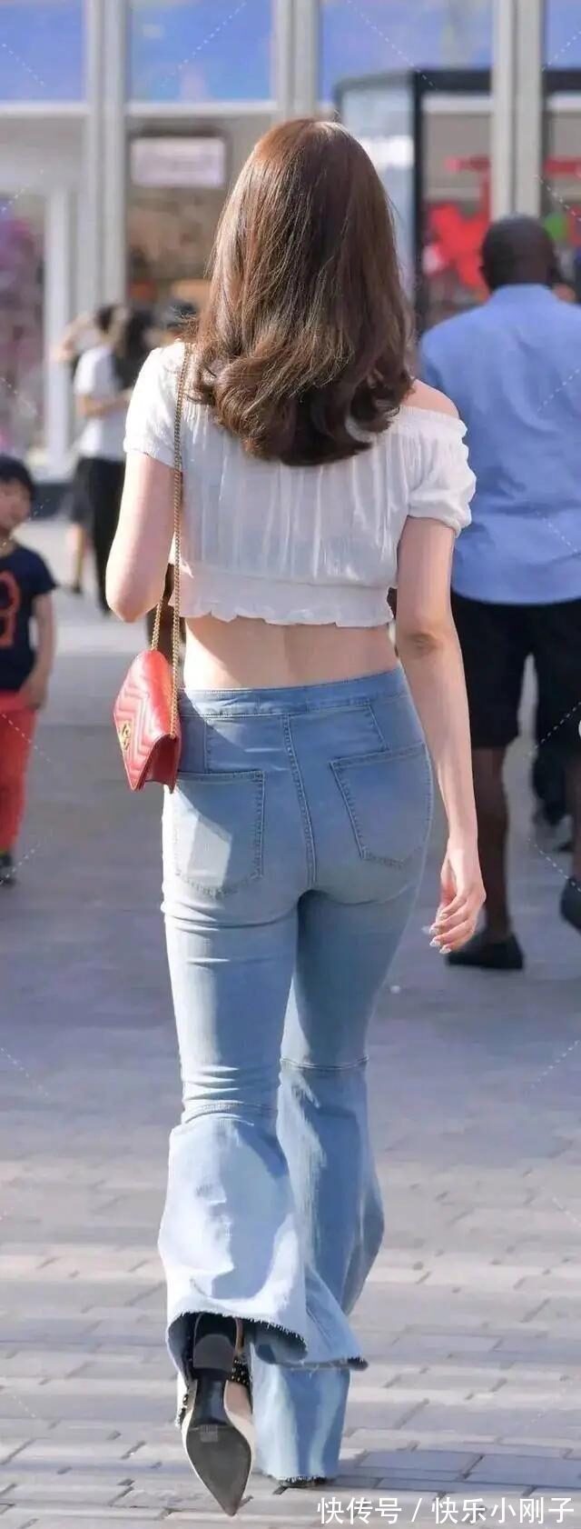 破洞牛仔裤 打底裤让你体验不同风格感,表露青春时尚感,甜美和优雅兼具