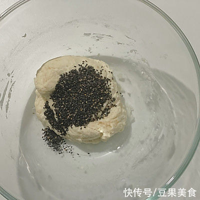 小餐包这样做，解馋堪比红烧肉