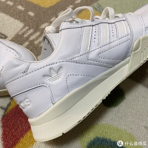 rain 我的第N双鞋 篇一百二十五：重回90年代，复古百搭小白鞋adidas A.R. TRAINER